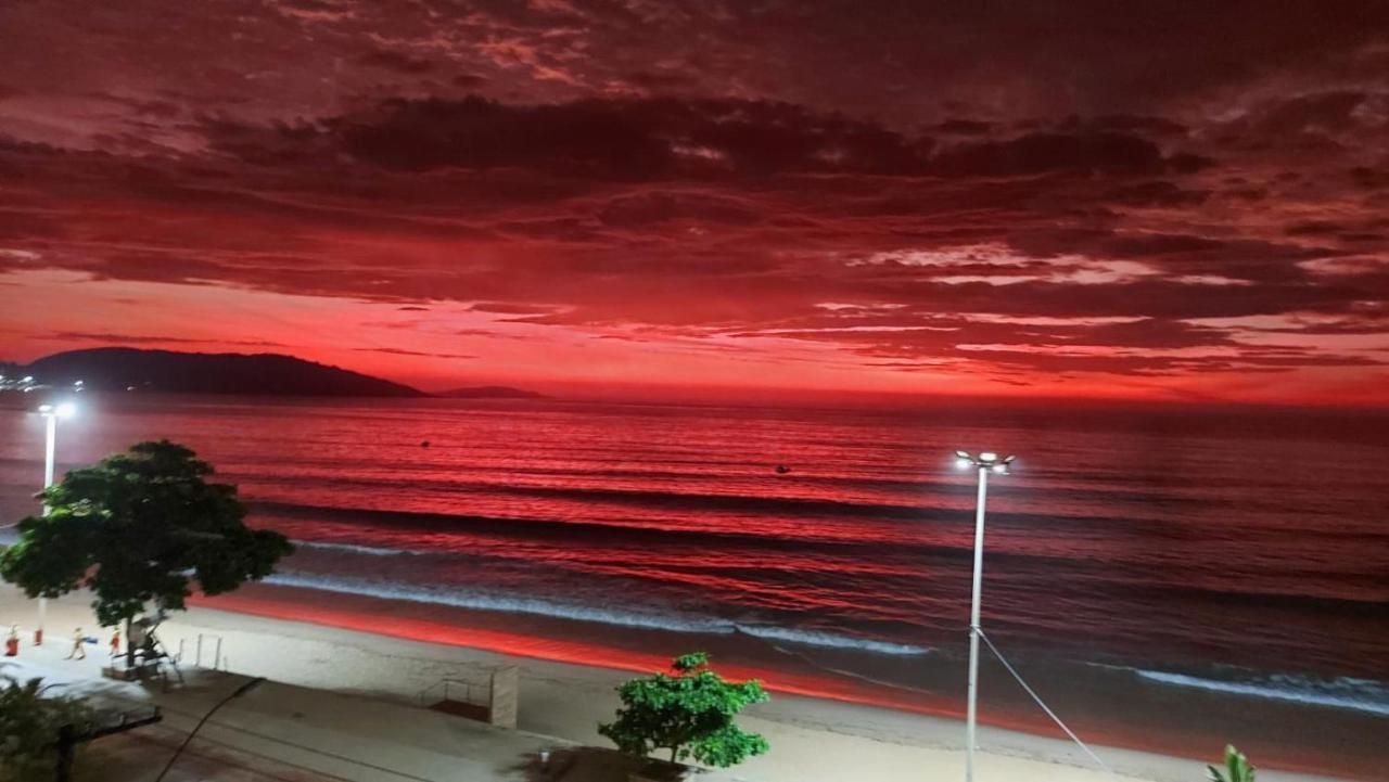 גוארפארי Apartamento Vista Mar 209 - 2 Quartos - Praia Do Morro - Predio Frente Mar - Varanda Com Vista Mar - Elevador - Atravessou A Avenida, Ja Esta Na Praia - Com Garagem - Internet מראה חיצוני תמונה