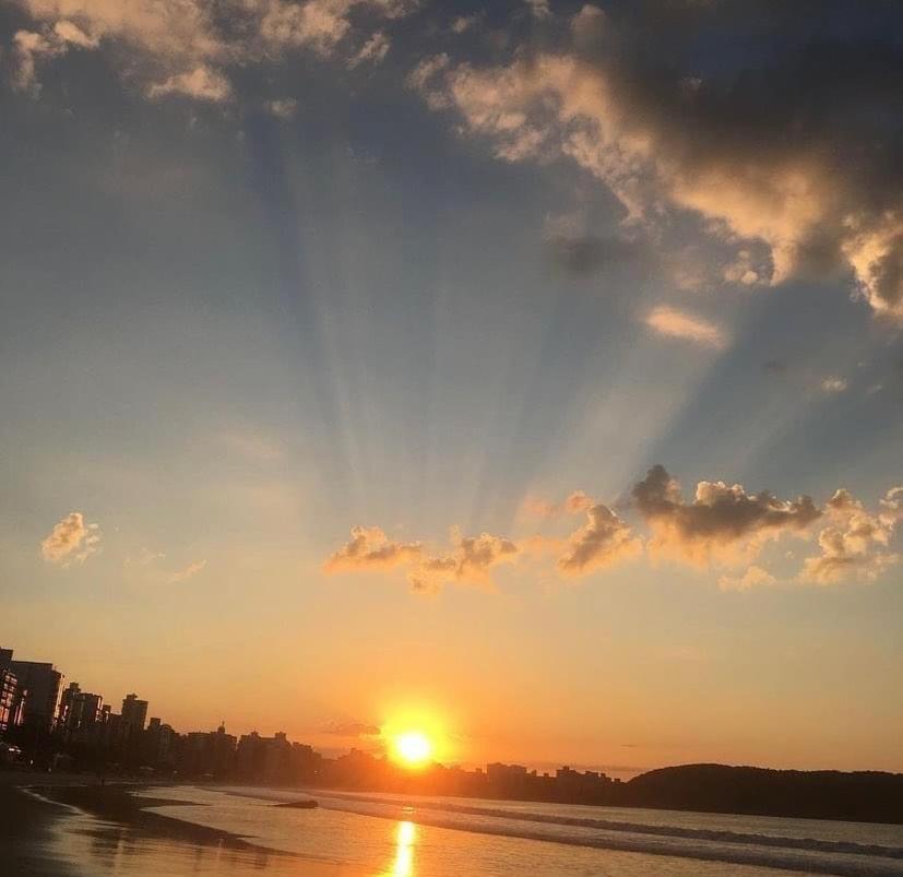 גוארפארי Apartamento Vista Mar 209 - 2 Quartos - Praia Do Morro - Predio Frente Mar - Varanda Com Vista Mar - Elevador - Atravessou A Avenida, Ja Esta Na Praia - Com Garagem - Internet מראה חיצוני תמונה